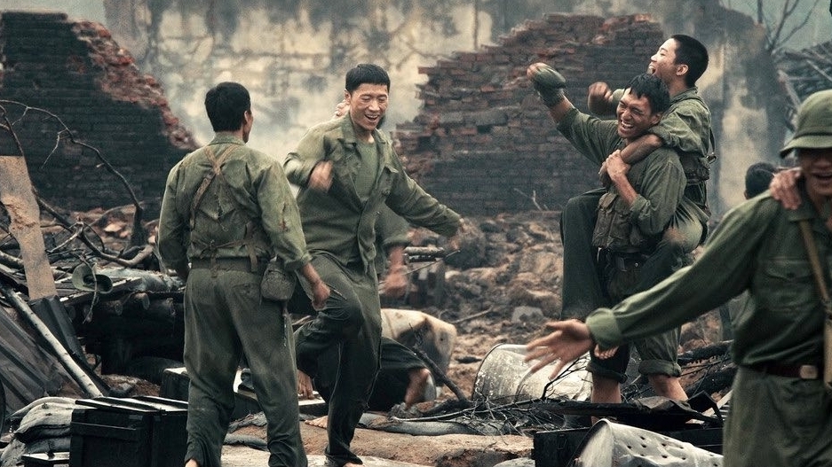 Phim Mưa Đỏ giữ top 1 phòng vé sau một ngày ra rạp