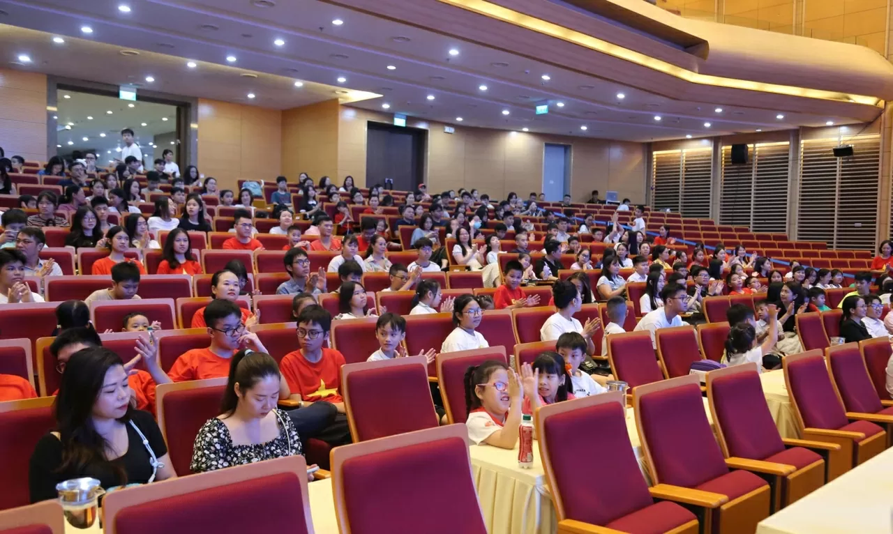 Chương trình Trại hè có 250 cá nhân là con em cán bộ, công chức, viên chức và người lao động trong Bộ Ngoại giao. (Ảnh: Thành Long) Chương trình Trại hè có 250 cá nhân là con em cán bộ, công chức, viên chức và người lao động trong Bộ Ngoại giao. (Ảnh: Thành Long)