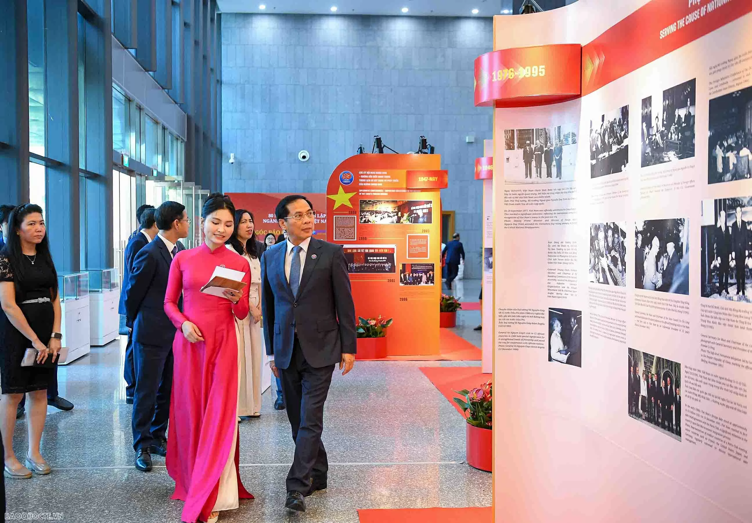 Khai mạc Triển lãm tôn vinh nền ngoại giao bản lĩnh, mềm dẻo, kiên cường