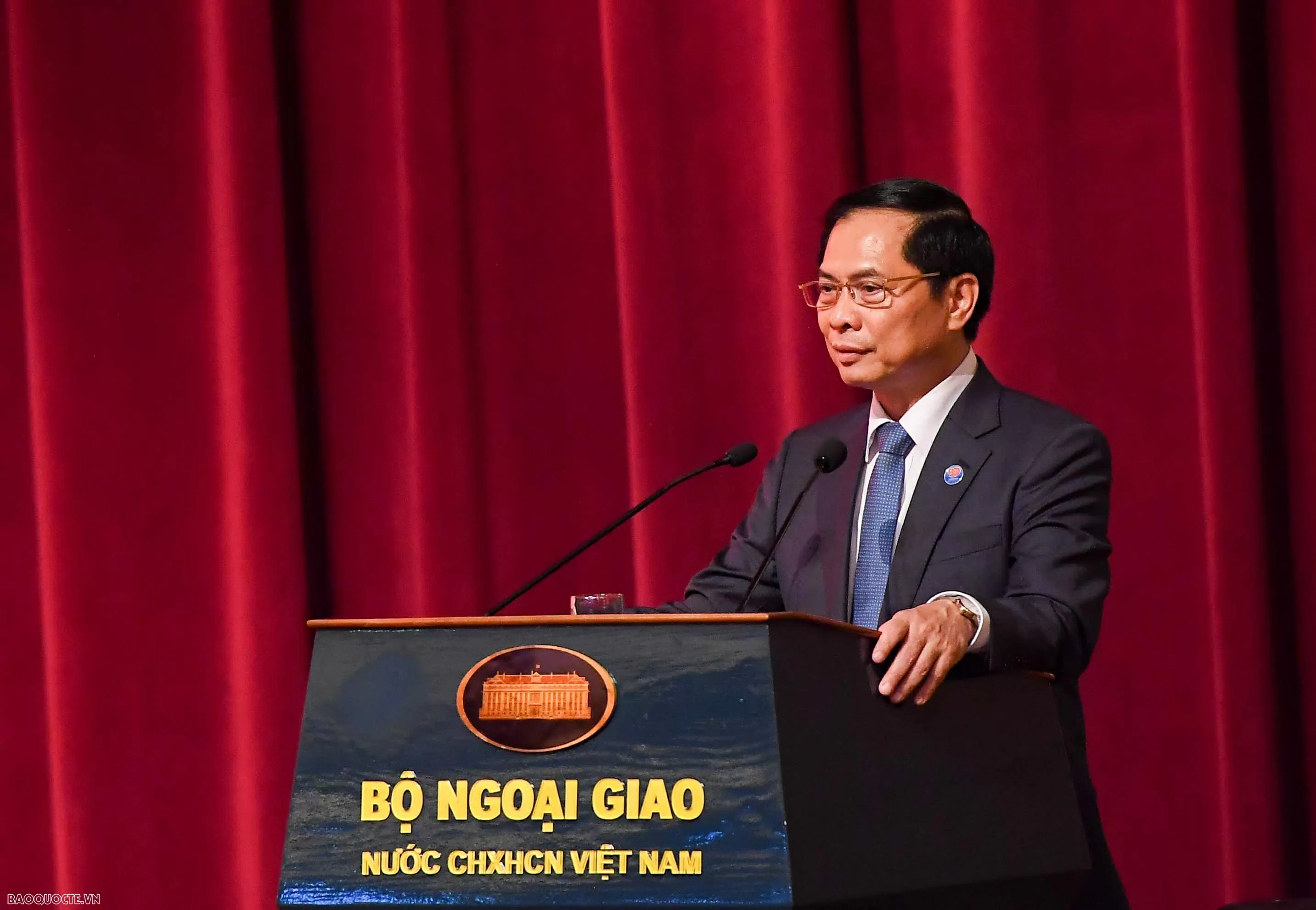 Khai mạc Triển lãm tôn vinh nền ngoại giao bản lĩnh, mềm dẻo, kiên cường Khai mạc Triển lãm tôn vinh nền ngoại giao bản lĩnh, mềm dẻo, kiên cường