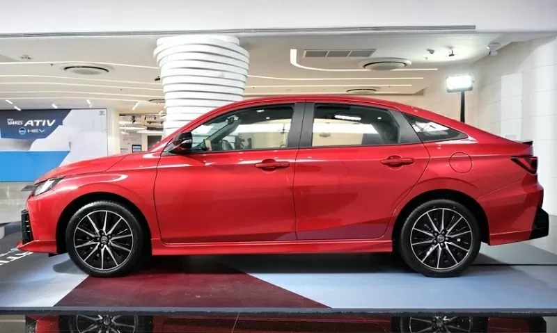 Cả hai phiên bản Yaris Ativ HEV đều giữ nguyên thiết kế tổng thể của bản xăng. Cả hai phiên bản Yaris Ativ HEV đều giữ nguyên thiết kế tổng thể của bản xăng.