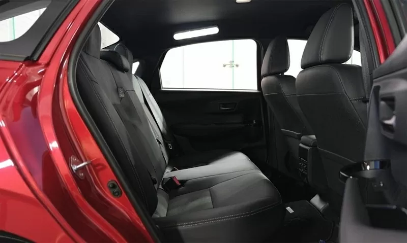 Toyota Yaris Ativ HEV được trang bị gói công nghệ an toàn Toyota Safety Sense với loạt tính năng hiện đại.