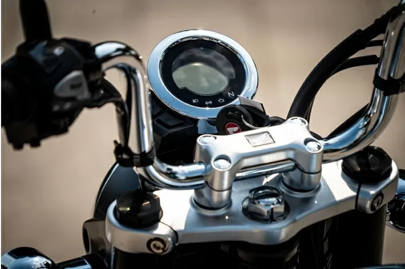 Giá xe Honda Monkey Chrome Legacy niêm yết ở mức 117.000 baht, tương đương khoảng 95 triệu đồng.