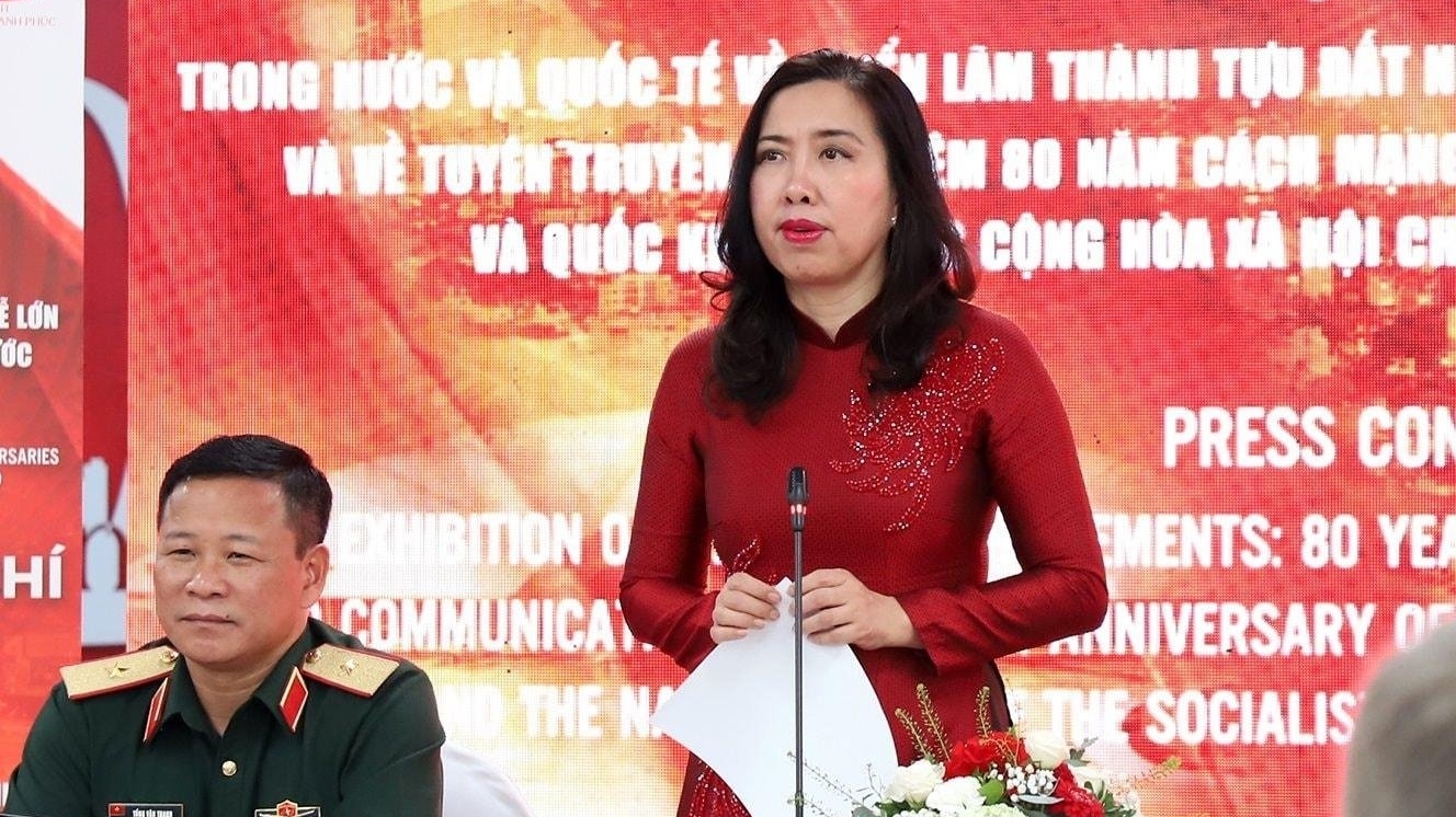 Lần đầu tiên đoàn kiều bào tham gia diễu hành mừng Quốc khánh