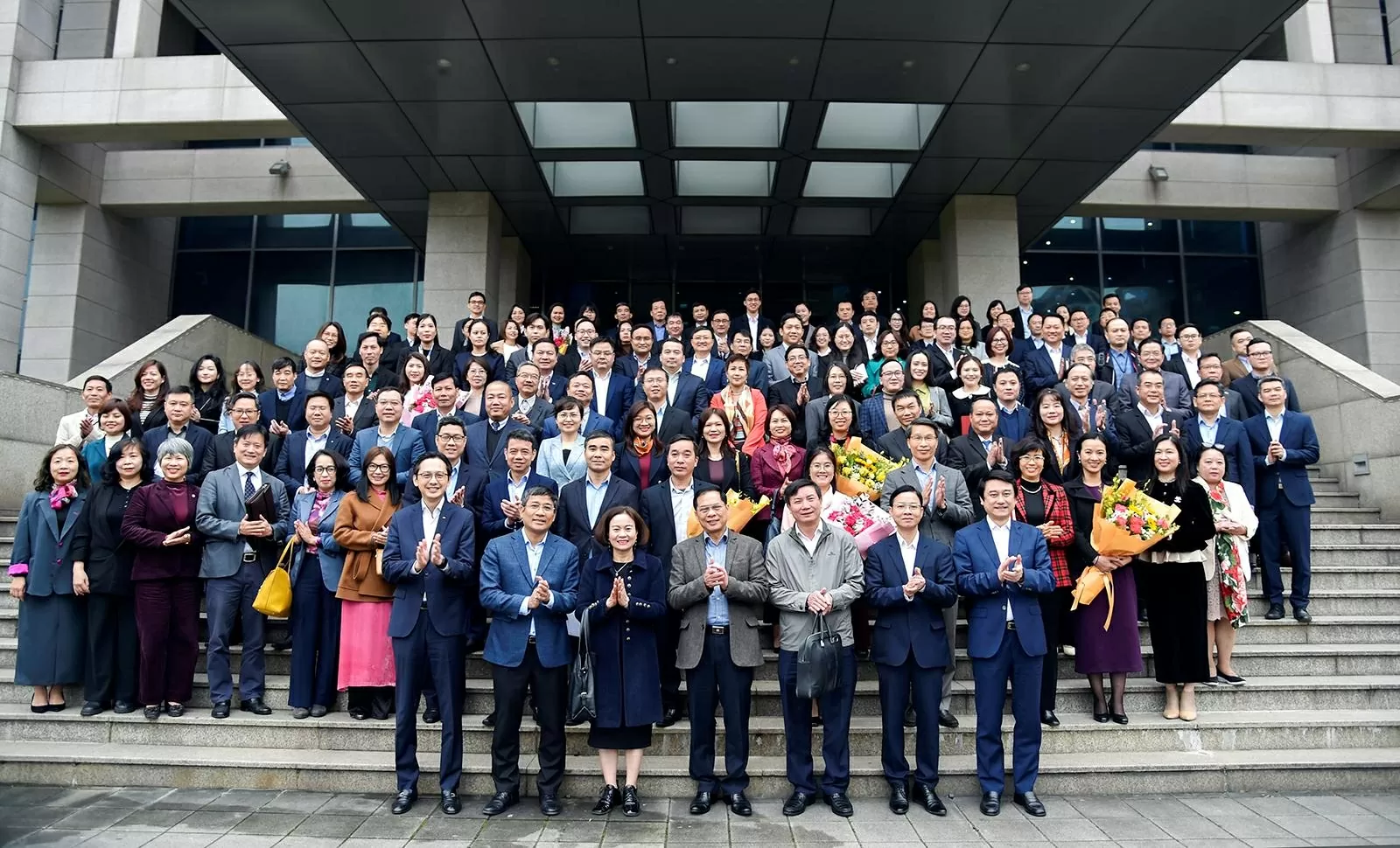 Đối ngoại Đảng trong ngoại giao Việt Nam thời đại mới