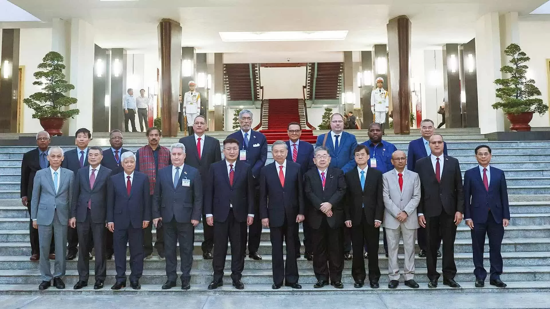 Đối ngoại Đảng trong ngoại giao Việt Nam thời đại mới Đối ngoại Đảng trong ngoại giao Việt Nam thời đại mới