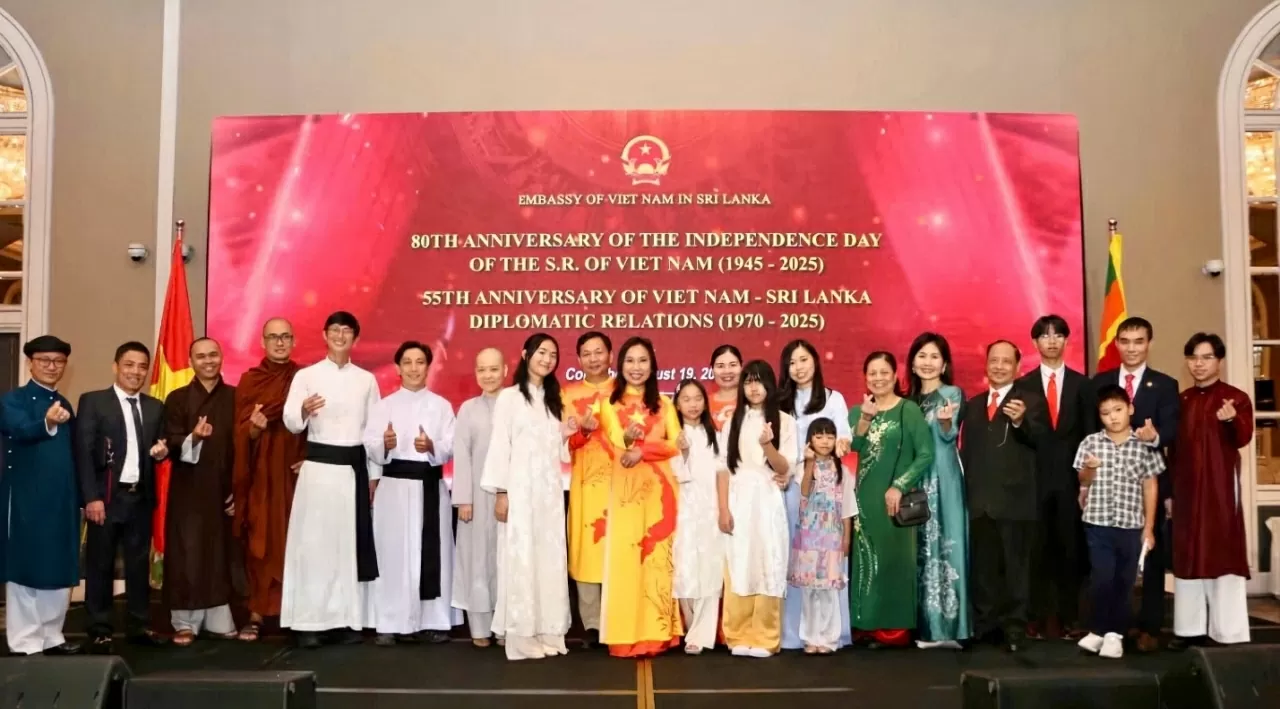 Giao lưu và biểu diễn nghệ thuật gắn kết cộng đồng người Việt tại Sri Lanka Giao lưu và biểu diễn nghệ thuật gắn kết cộng đồng người Việt tại Sri Lanka