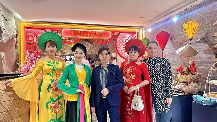 Giao lưu và biểu diễn nghệ thuật gắn kết cộng đồng người Việt tại Sri Lanka Giao lưu và biểu diễn nghệ thuật gắn kết cộng đồng người Việt tại Sri Lanka