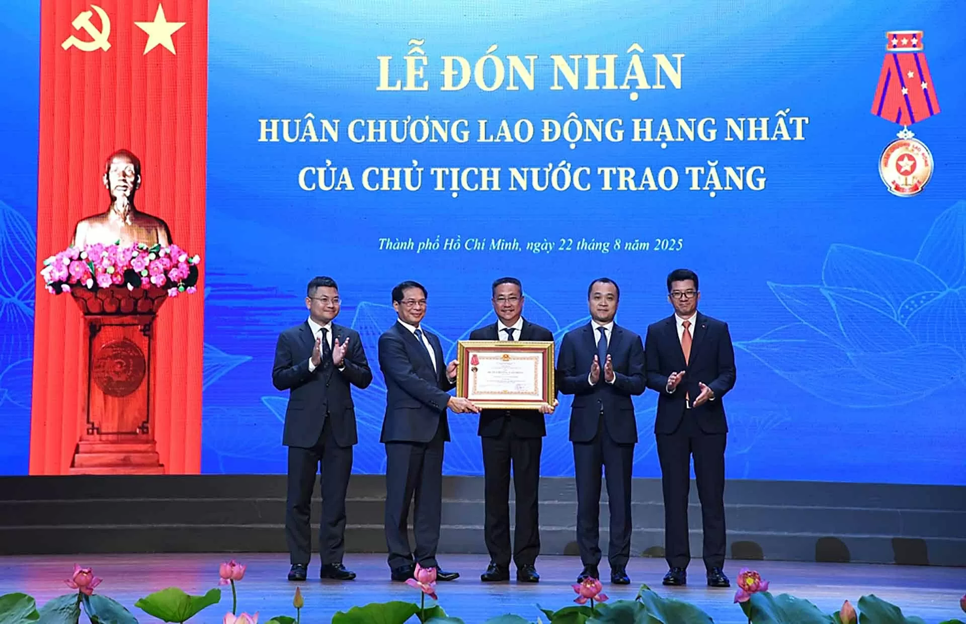 TP. Hồ Chí Minh cần ‘đi đầu, về trước’ trong thực hiện các mục tiêu phát triển, hội nhập TP. Hồ Chí Minh cần ‘đi đầu, về trước’ trong thực hiện các mục tiêu phát triển, hội nhập