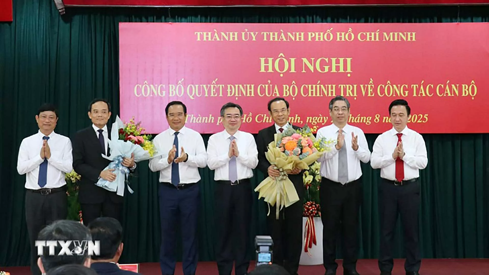 Công bố quyết định của Bộ Chính trị về công tác cán bộ tại TP. Hồ Chí Minh