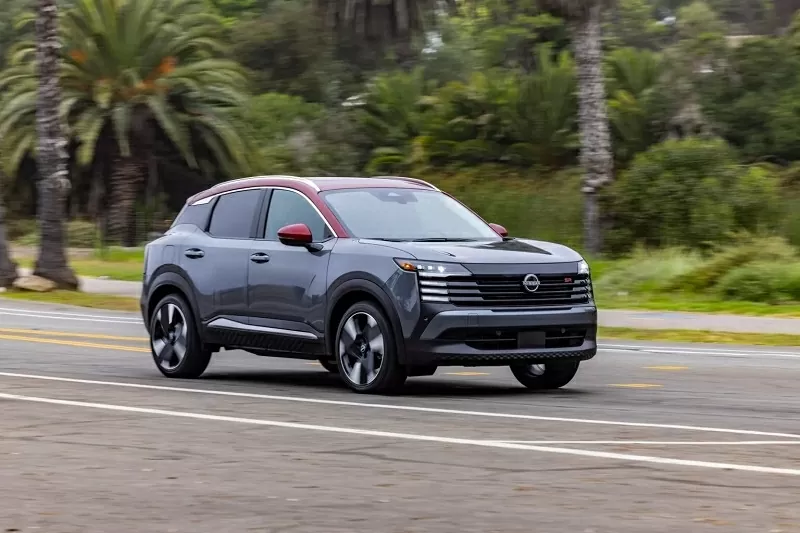 Giá xe Nissan Kicks 2026 có sự điều chỉnh nhẹ ở tất cả các phiên bản.