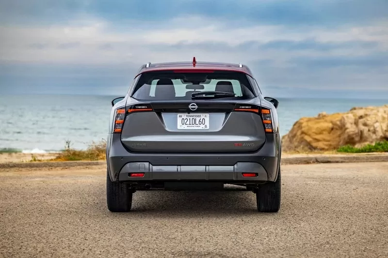 Một điểm nâng cấp đáng chú ý trên Kicks 2026 là gói trang bị thời tiết lạnh mới, dành riêng cho các phiên bản SV và SR.