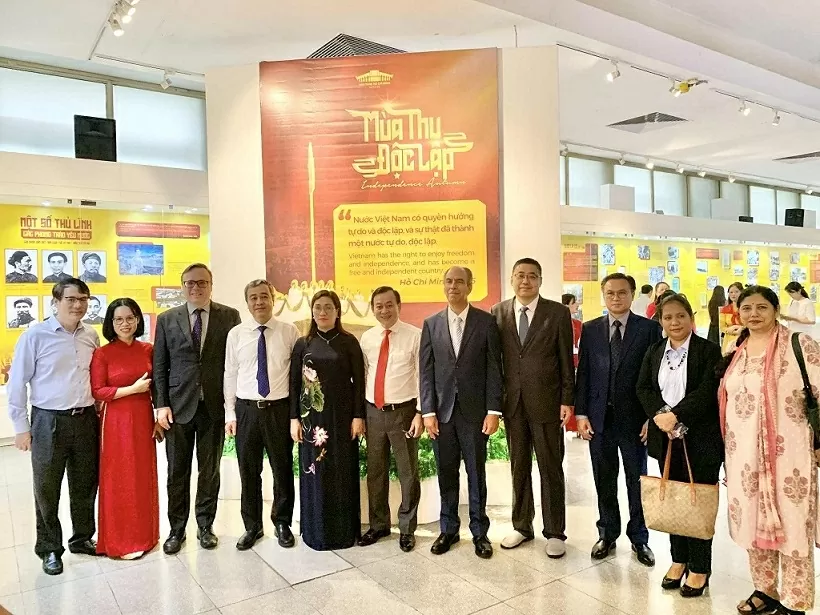 Tái hiện mùa Thu độc lập tại Bảo tàng Hồ Chí Minh Tái hiện mùa Thu độc lập tại Bảo tàng Hồ Chí Minh