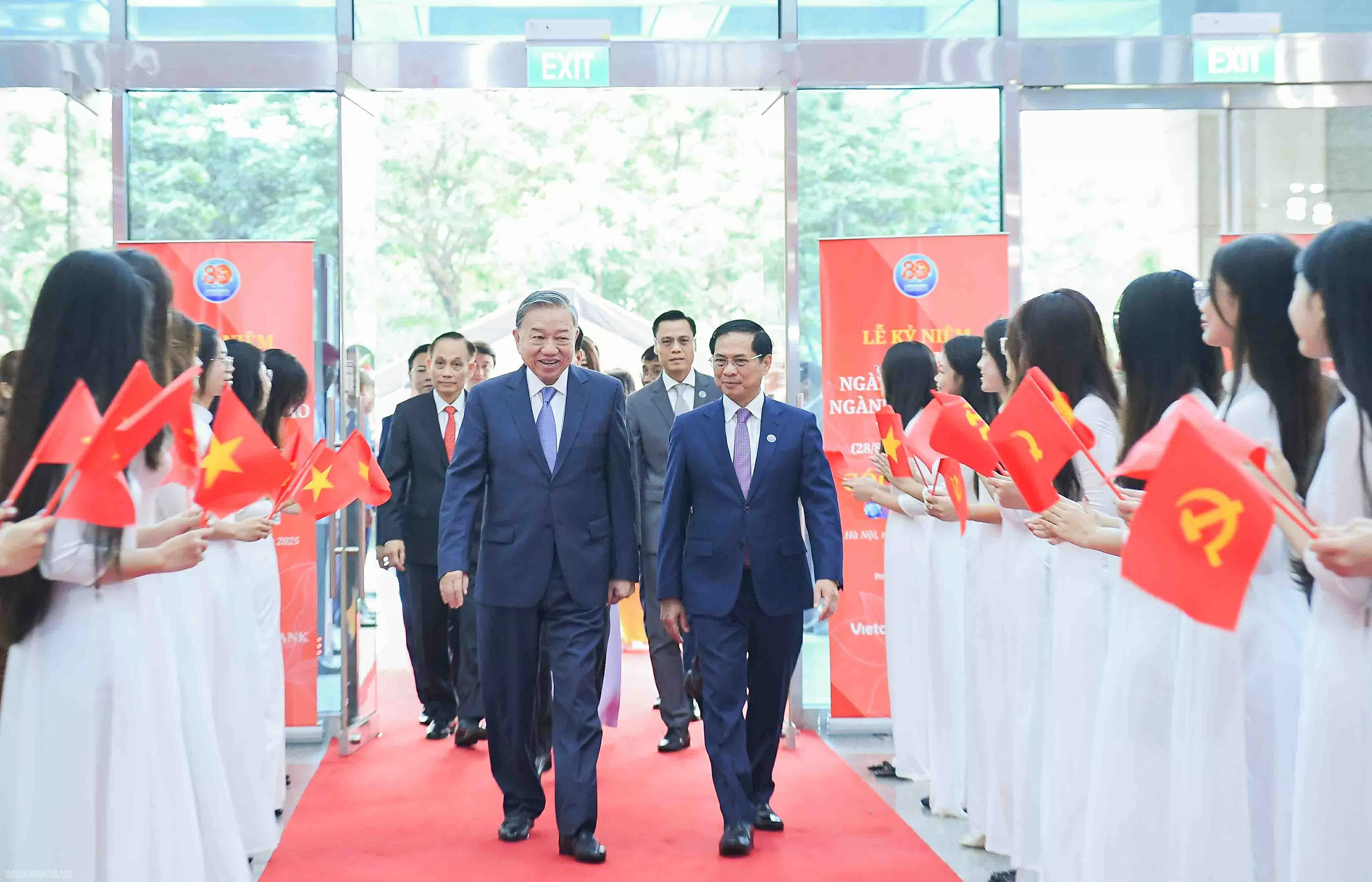 Ngoại giao Việt Nam: Tiếp tục tiên phong với những trọng trách vinh quang Ngoại giao Việt Nam: Tiếp tục tiên phong với những trọng trách vinh quang