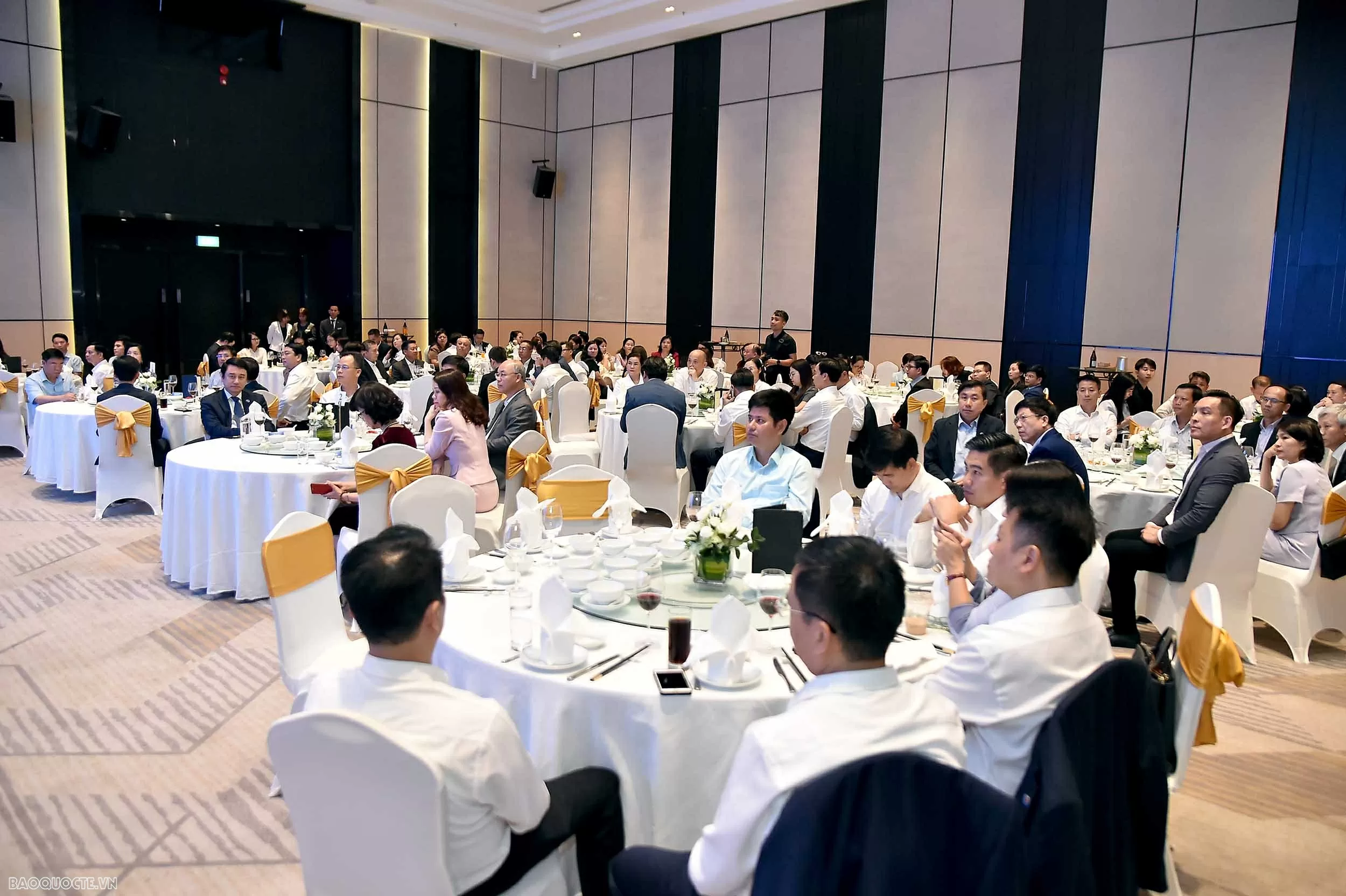 Ngoại giao địa phương-sức mạnh từ cơ sở cho nền ngoại giao toàn diện Ngoại giao địa phương-sức mạnh từ cơ sở cho nền ngoại giao toàn diện