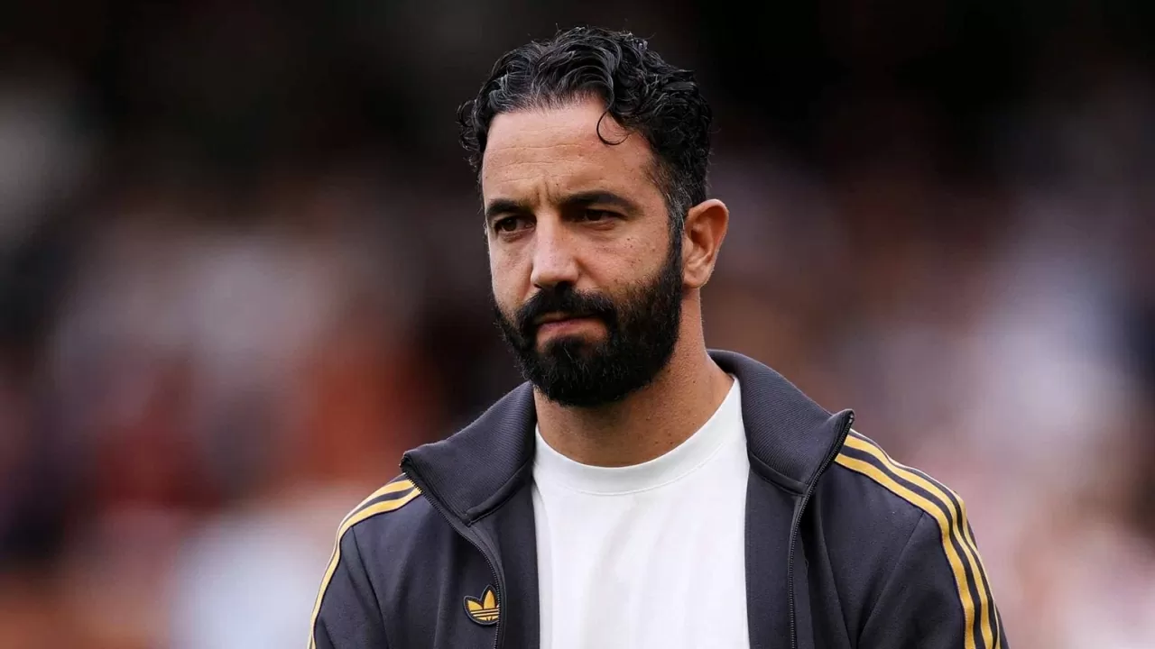 CĐV nổi giận, kêu gọi Man Utd sa thải HLV Amorim