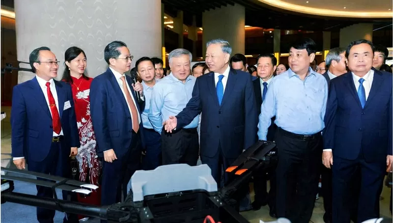 Doanh nhân, Thạc sĩ Phạm Văn Thơ và tầm nhìn xe điện 'Make-in-Vietnam'