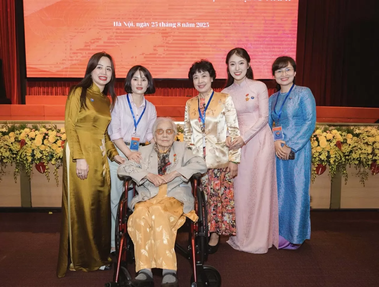 MC Khánh Vy: Mỗi công dân là một ‘đại sứ’ của Việt Nam MC Khánh Vy: Mỗi công dân là một ‘đại sứ’ của Việt Nam