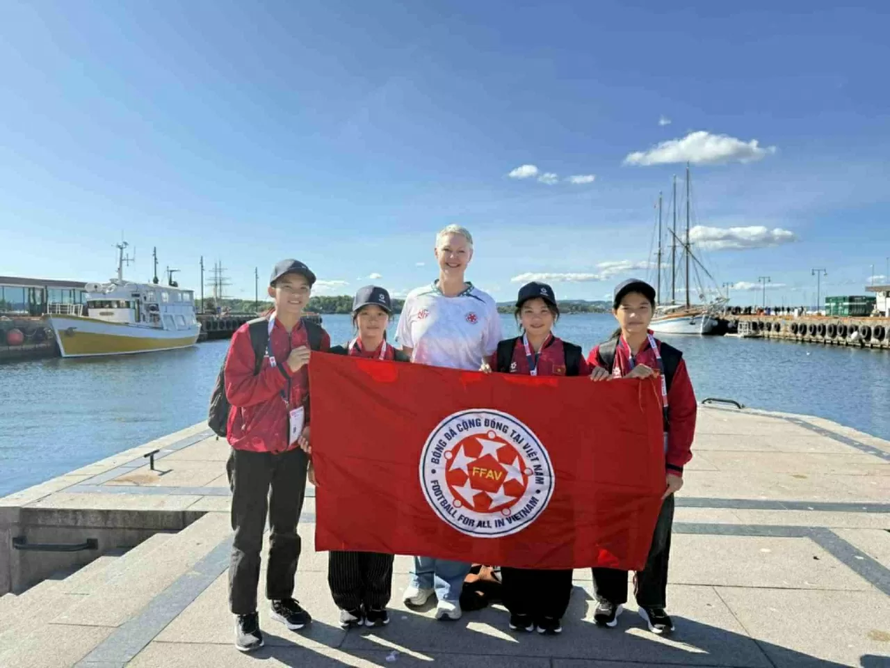 Các cầu thủ bóng đá Việt Nam lần đầu tham dự giải Homeless World Cup 2025