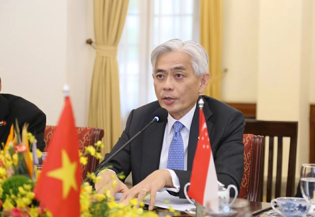 Bí thư Thường trực Albert Chua khẳng định Singapore luôn sẵn sàng chia sẻ kinh nghiệm với Việt Nam, và các nước Mê Công không chỉ trong đào tạo nguồn nhân lực, chuyển đổi số, thành phố thông minh… (Ảnh: Thành Long) Bí thư Thường trực Albert Chua khẳng định Singapore luôn sẵn sàng chia sẻ kinh nghiệm với Việt Nam, và các nước Mê Công không chỉ trong đào tạo nguồn nhân lực, chuyển đổi số, thành phố thông minh… (Ảnh: Thành Long)