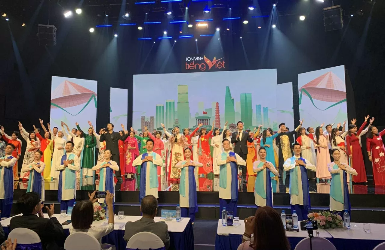 Vinh danh những sứ giả truyền cảm hứng về tình yêu tiếng Việt Vinh danh những sứ giả truyền cảm hứng về tình yêu tiếng Việt