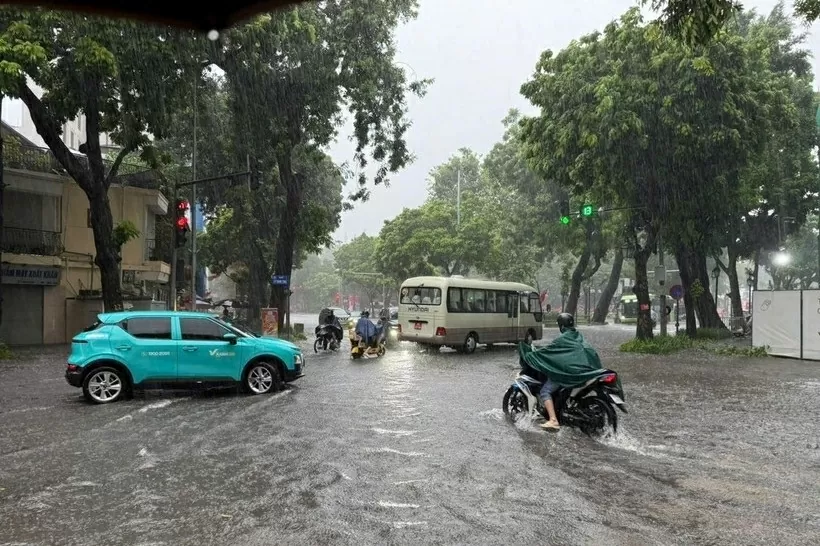 Dự báo thời tiết: Mưa lớn ở Đông Bắc Bộ, Lào Cai, Thanh Hoá; lũ hạ lưu sông Mã xuống dưới mức báo động 3