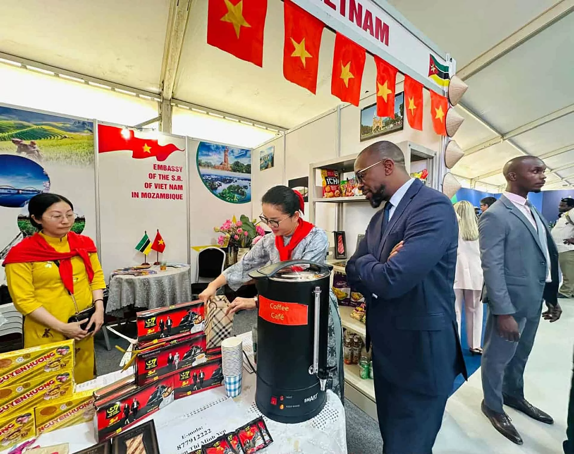 Quảng bá hình ảnh đất nước, con người Việt Nam tại Hội chợ quốc tế Maputo Quảng bá hình ảnh đất nước, con người Việt Nam tại Hội chợ quốc tế Maputo