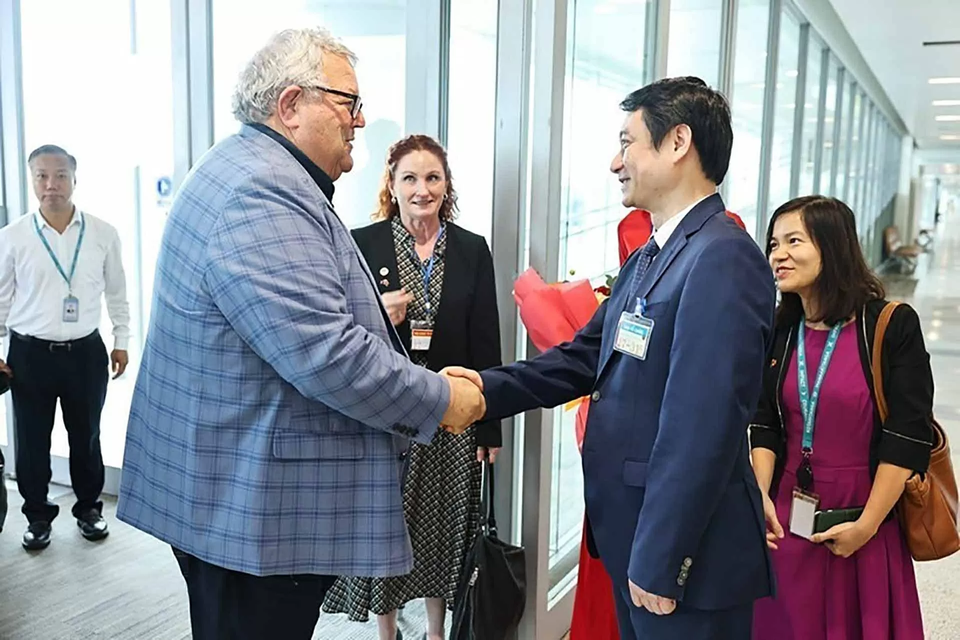 Chủ tịch Quốc hội New Zealand đến Hà Nội, bắt đầu thăm chính thức Việt Nam