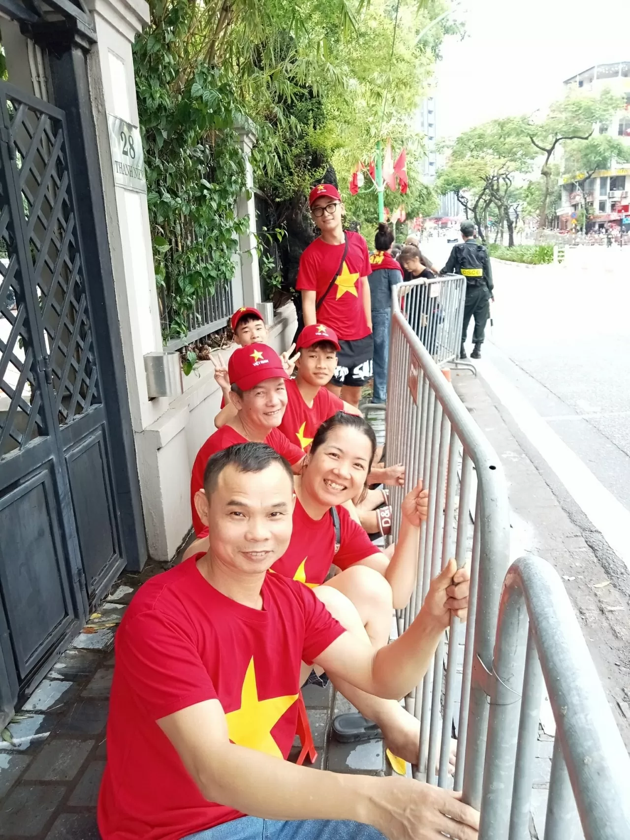 Người dân đổ về Ba Đình check-in