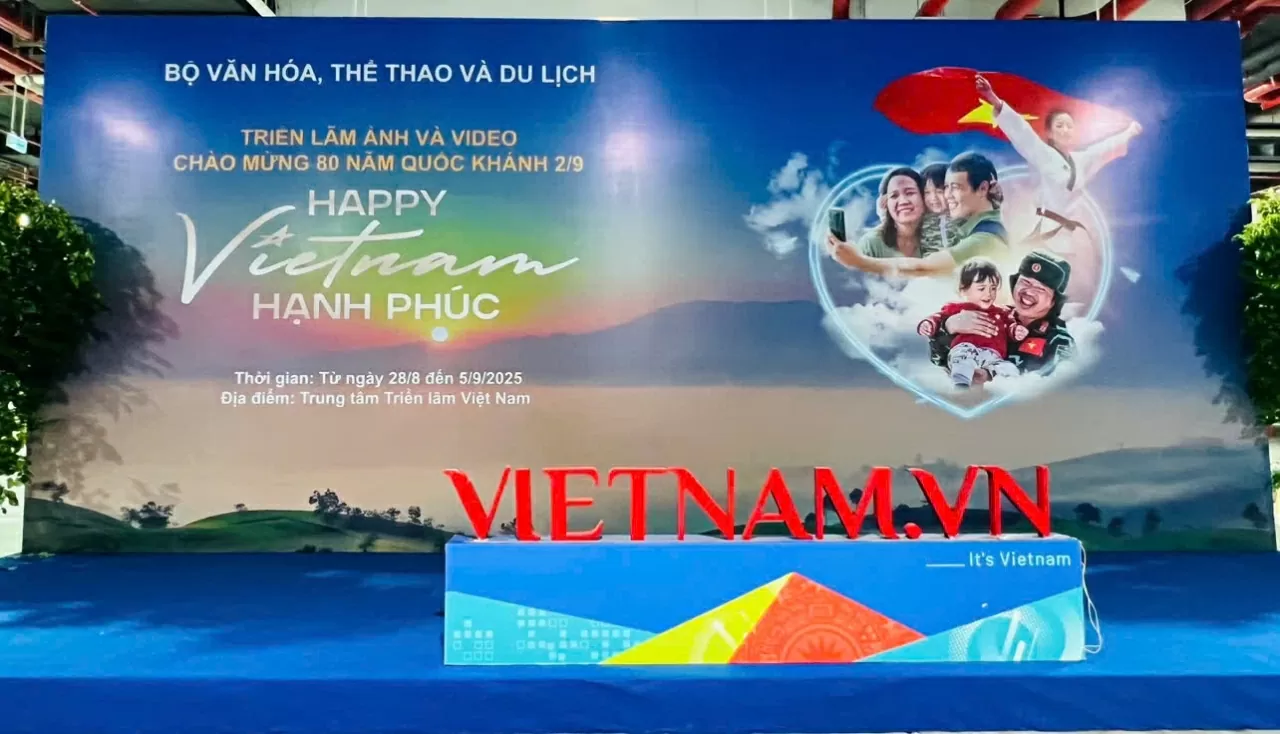 Triển lãm ảnh và video lan tỏa hạnh phúc từ những điều bình dị
