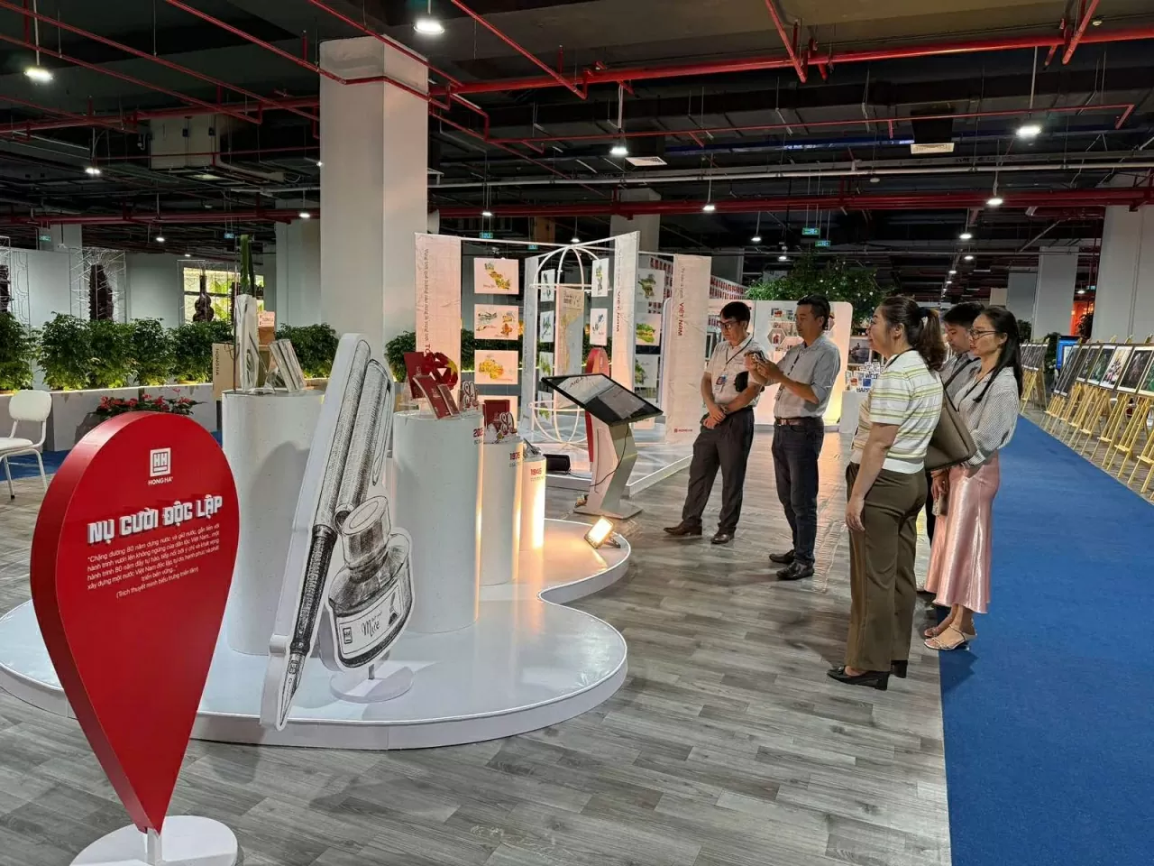 Việt Nam không ngừng bảo đảm và nâng cao quyền thụ hưởng văn hóa của nhân dân Việt Nam không ngừng bảo đảm và nâng cao quyền thụ hưởng văn hóa của nhân dân