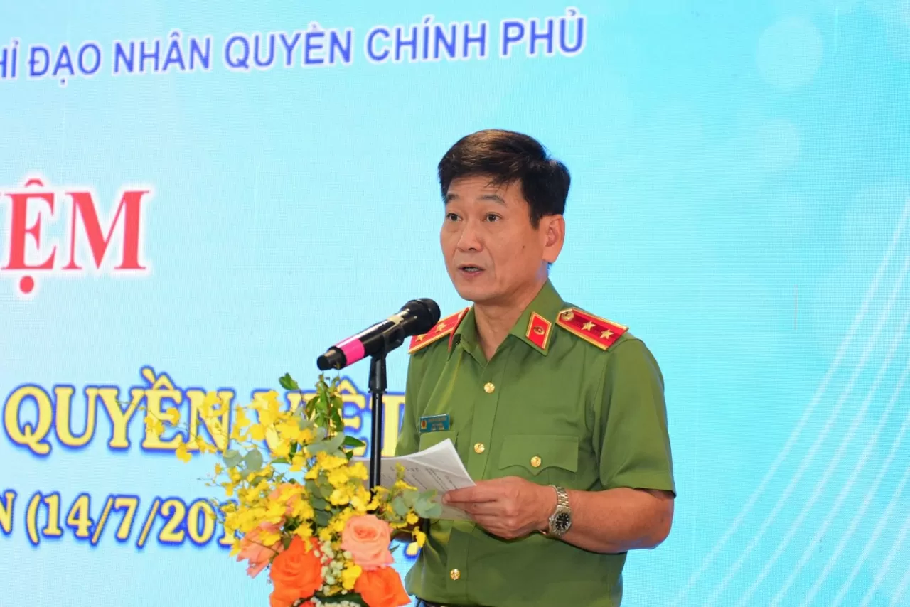 Trung tướng Đặng Xuân Hồng, Cục trưởng Cục Đối ngoại - Bộ Công an, Chánh Văn phòng Cơ quan Thường trực Ban Chỉ đạo Nhân quyền Chính phủ phát biểu tại Lễ kỷ niệm.