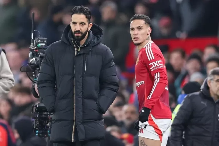 Nóng lòng rời Man Utd, Antony chuyển đến ở gần sân bay Nóng lòng rời Man Utd, Antony chuyển đến ở gần sân bay