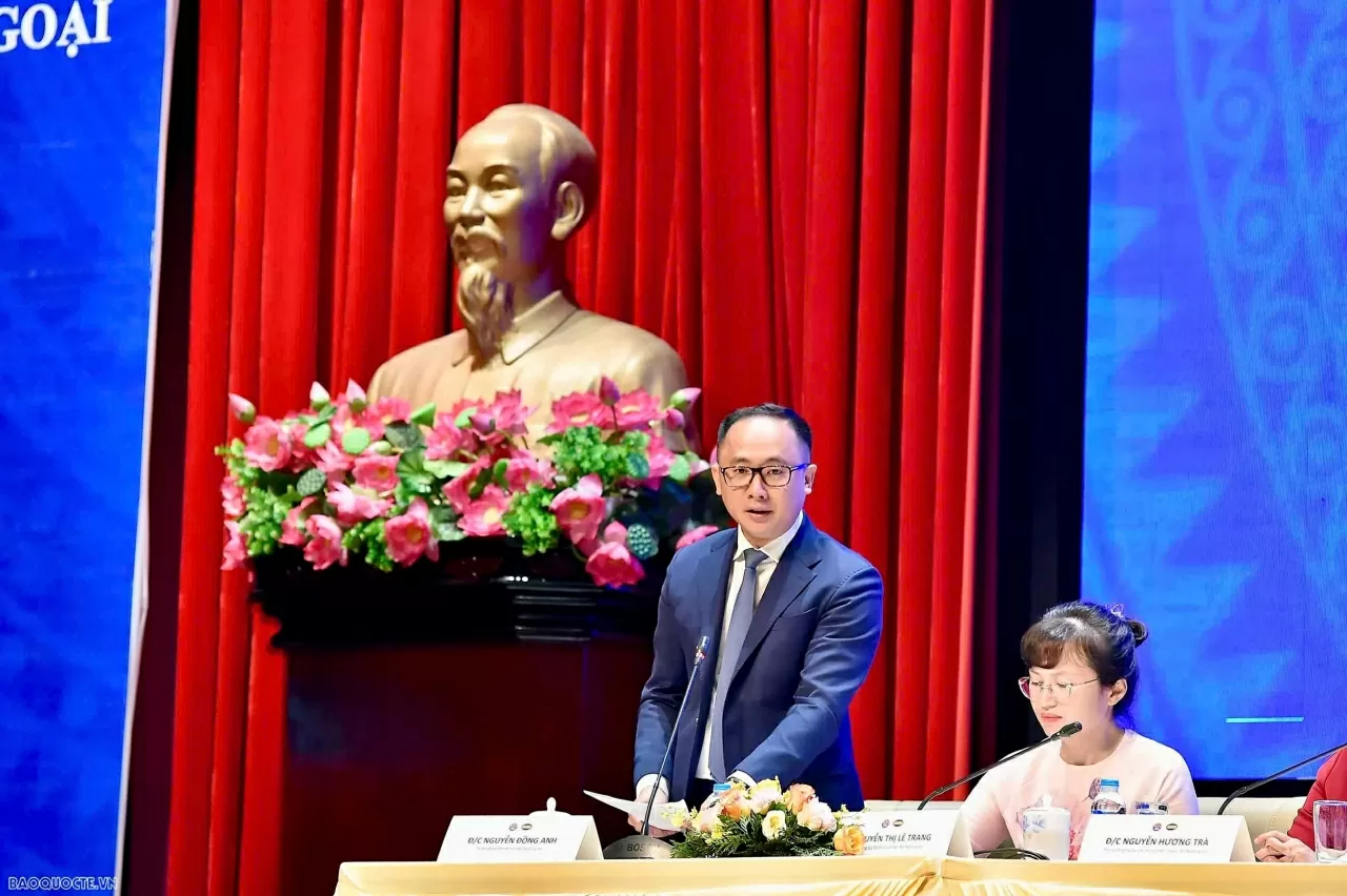 Cái gốc của nhà ngoại giao thế hệ mới Cái gốc của nhà ngoại giao thế hệ mới