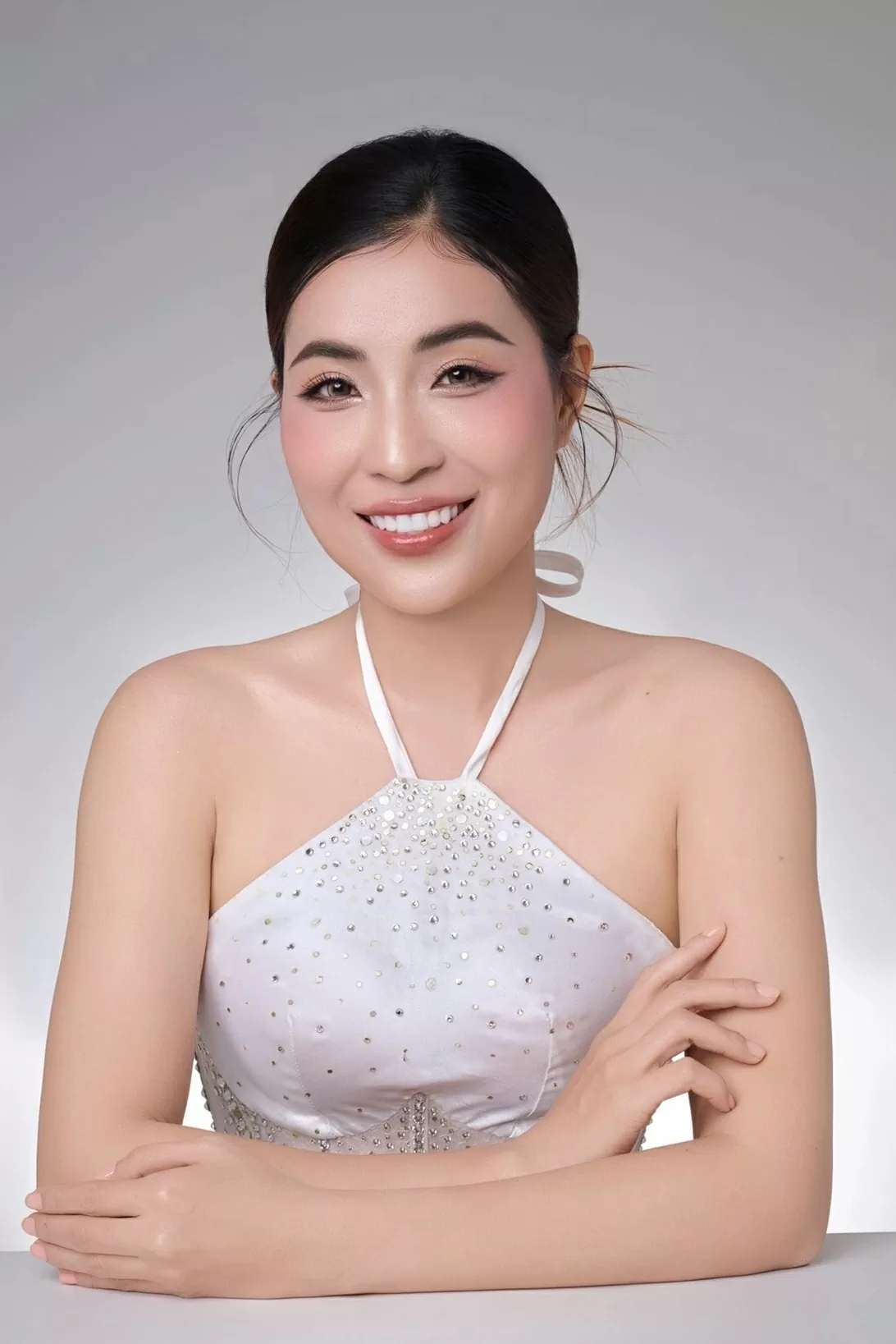 Tài năng và quan điểm về nhan sắc của thí sinh nhiều tuổi nhất vòng chung kết Hoa hậu Hoà bình Việt Nam 2025 Tài năng và quan điểm về nhan sắc của thí sinh nhiều tuổi nhất vòng chung kết Hoa hậu Hoà bình Việt Nam 2025