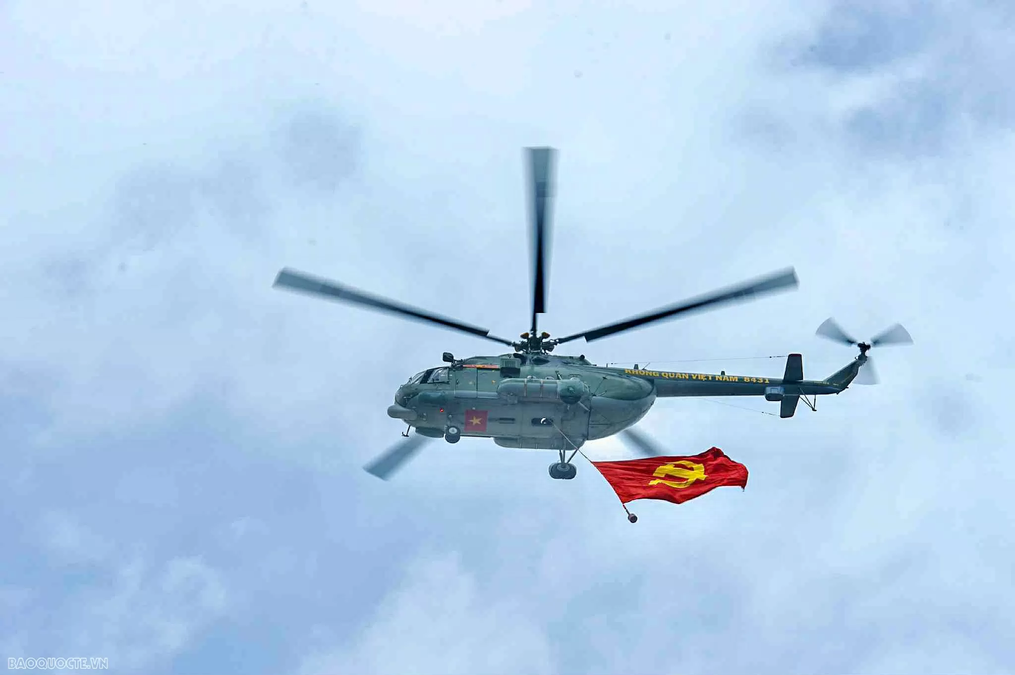 Tiêm kích, chiến đấu cơ nhào lộn giữa Ba Đình