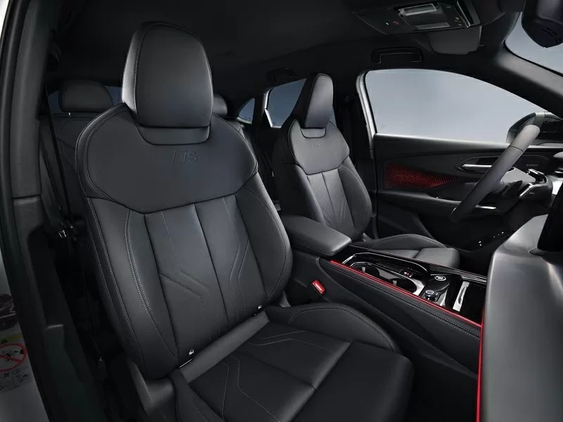 Nội thất của Audi Q3 Sportback 2025 kế thừa tinh tế từ phiên bản Q3 tiêu chuẩn với thiết kế nội thất hiện đại và sang trọng. Nội thất của Audi Q3 Sportback 2025 kế thừa tinh tế từ phiên bản Q3 tiêu chuẩn với thiết kế nội thất hiện đại và sang trọng.