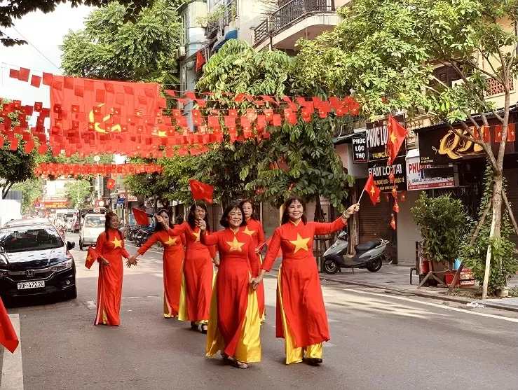 Hà Nội hân hoan niềm vui những ngày giáp Tết Độc lập