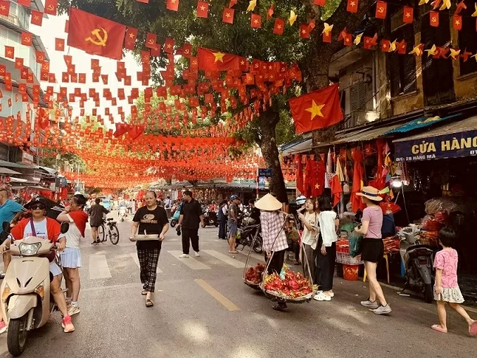 Hà Nội hân hoan niềm vui những ngày giáp Tết Độc lập