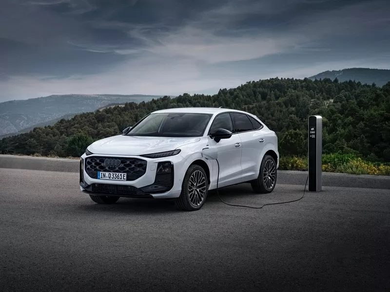 Audi Q3 Sportback 2025 ra mắt với thiết kế coupe trẻ trung, khác biệt so với bản SUV truyền thống.