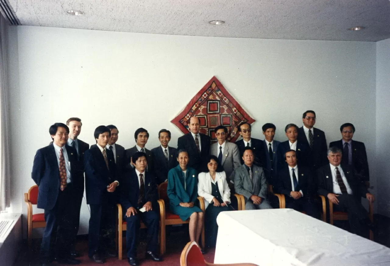 Đoàn Đại biểu nhân dân Việt Nam sang thăm và vận động Hoa Kỳ bình thường hóa quan hệ với Việt Nam (1991). Đoàn Đại biểu nhân dân Việt Nam sang thăm và vận động Hoa Kỳ bình thường hóa quan hệ với Việt Nam (1991).