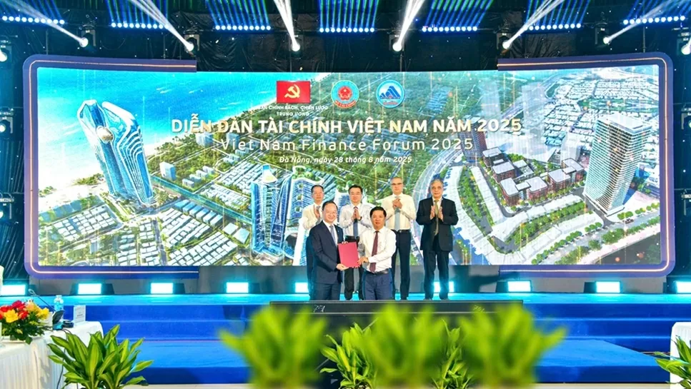 Vietcombank - TP Đà Nẵng hợp tác phát triển dịch vụ tại Trung tâm Tài chính quốc tế Việt Nam Vietcombank - TP Đà Nẵng hợp tác phát triển dịch vụ tại Trung tâm Tài chính quốc tế Việt Nam