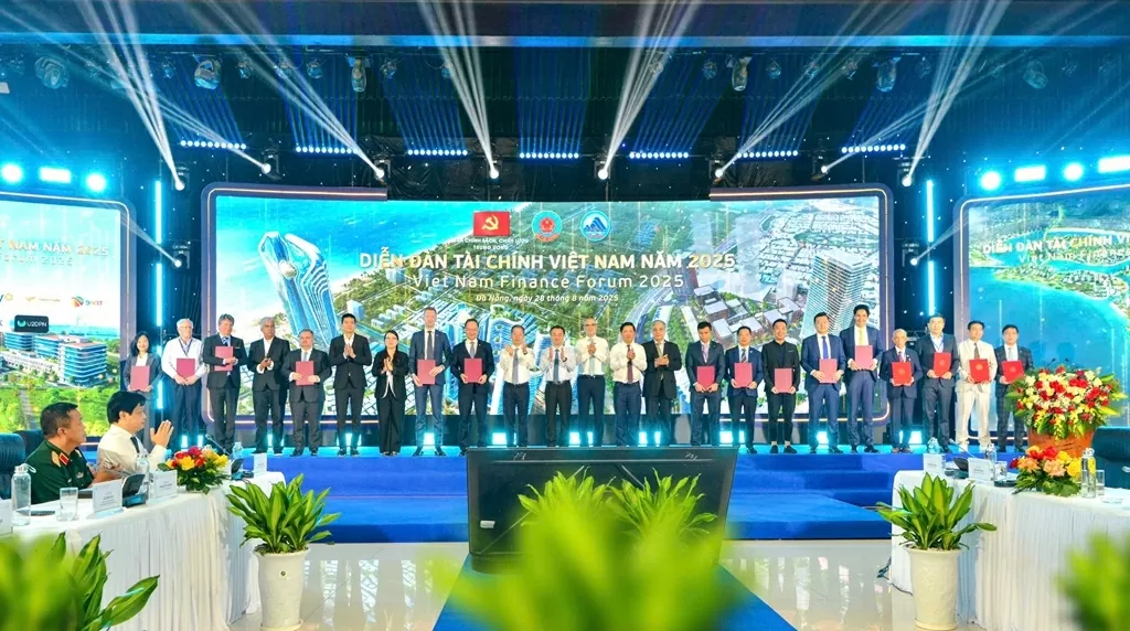 Vietcombank - TP Đà Nẵng đồng hành phát triển dịch vụ tại Trung tâm Tài chính quốc tế Việt Nam Vietcombank - TP Đà Nẵng đồng hành phát triển dịch vụ tại Trung tâm Tài chính quốc tế Việt Nam