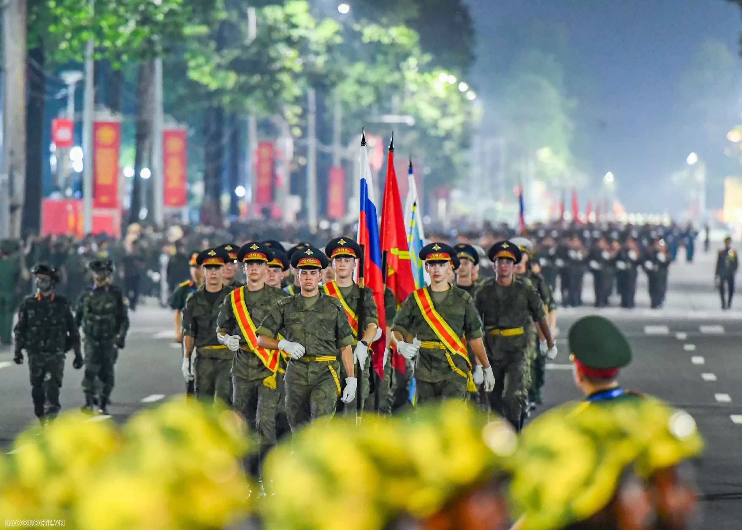 Ngắm dàn quân nhân Nga, Lào và Campuchia diễu binh tại Quốc khánh Việt Nam