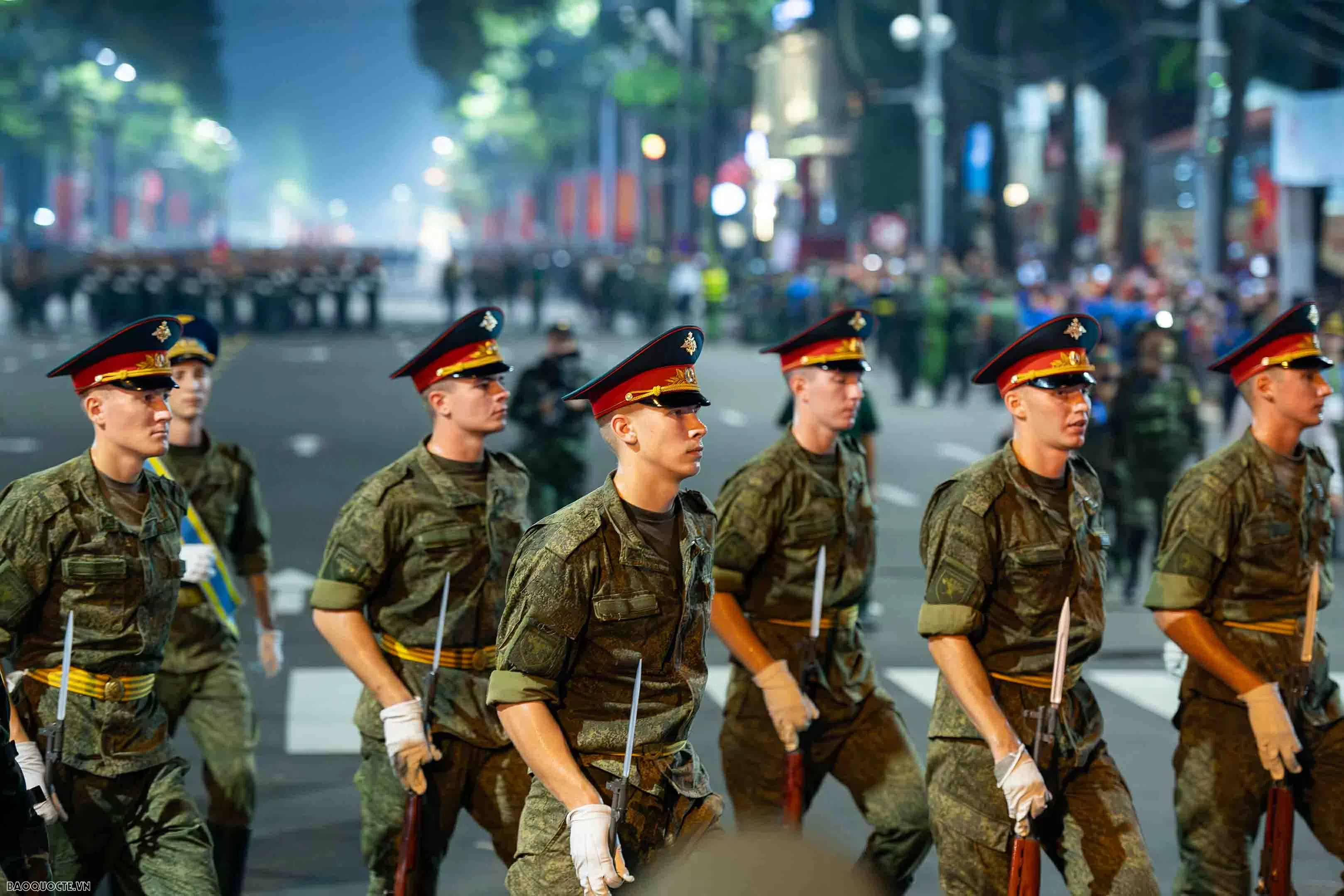 Ngắm dàn quân nhân Nga, Lào và Campuchia diễu binh tại Quốc khánh Việt Nam Ngắm dàn quân nhân Nga, Lào và Campuchia diễu binh tại Quốc khánh Việt Nam