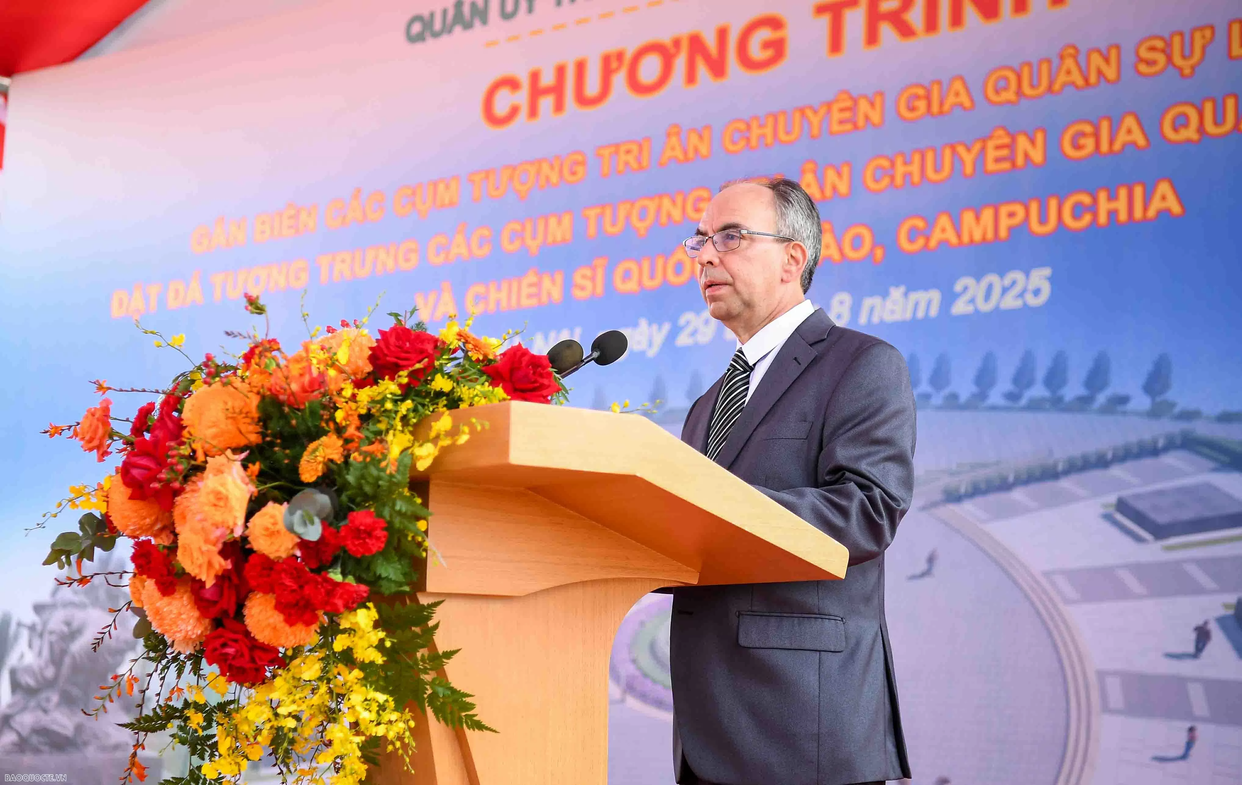 Việt Nam gắn biển tượng tri ân các chuyên gia quân sự Liên Xô, Cuba Việt Nam gắn biển tượng tri ân các chuyên gia quân sự Liên Xô, Cuba