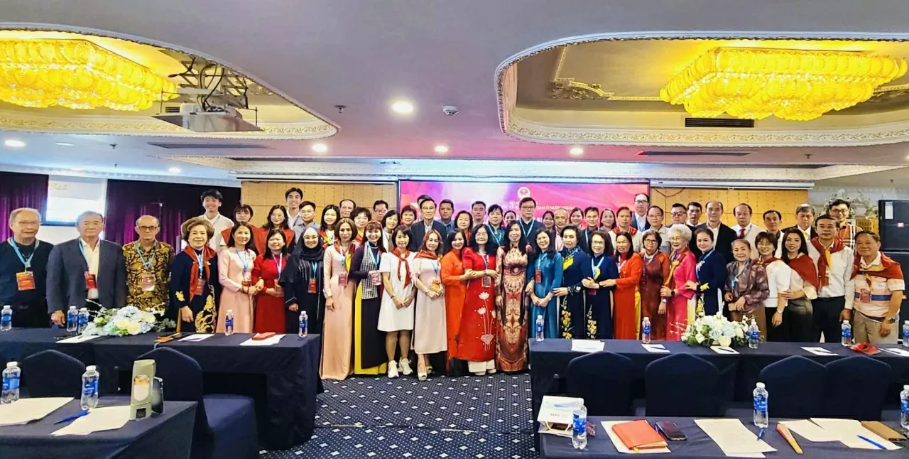 Trang bị kiến thức và kỹ năng cho lãnh đạo hội đoàn người Việt Nam ở nước ngoài