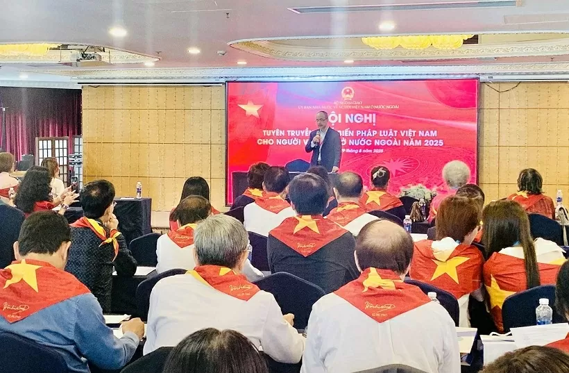 Trang bị kiến thức và kỹ năng cho lãnh đạo hội đoàn người Việt Nam ở nước ngoài