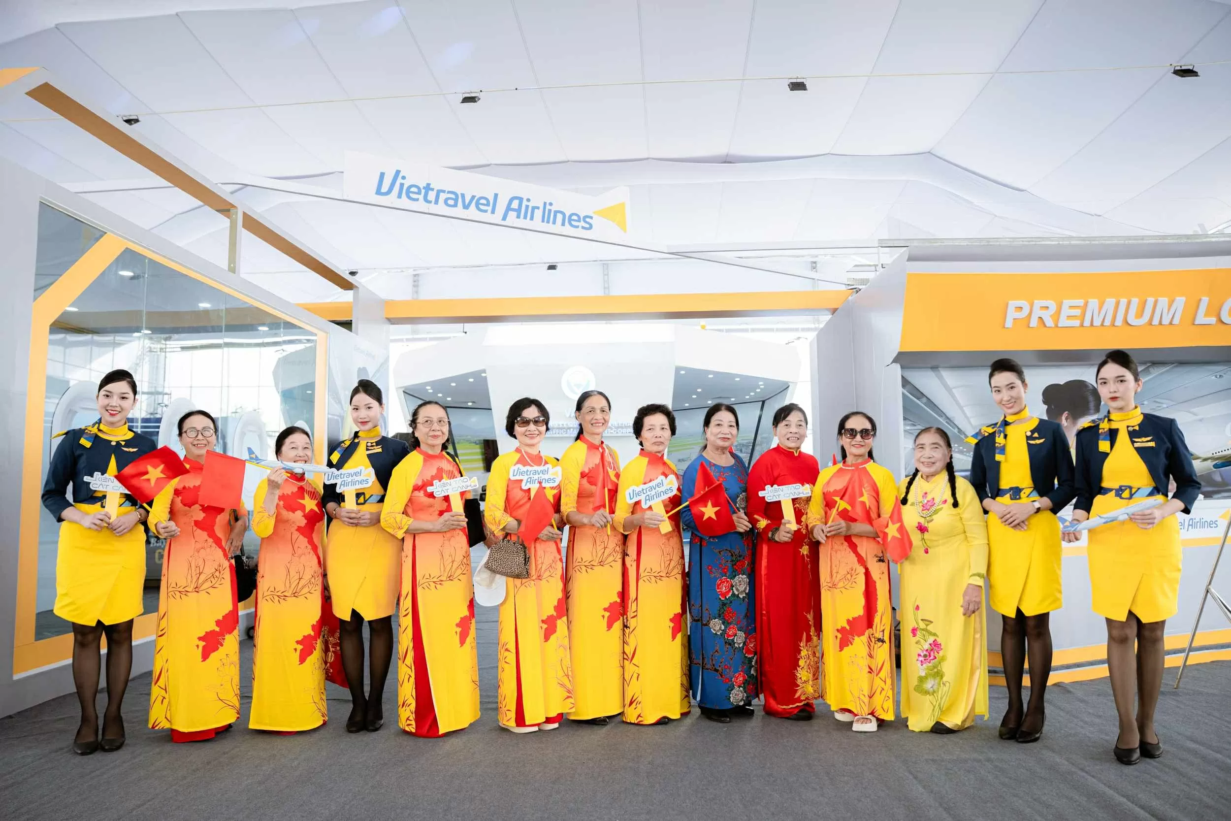Dấu ấn Vietravel Airlines tại Triển lãm thành tựu đất nước: Khẳng định khát vọng cất cánh từ vùng trời quốc gia Dấu ấn Vietravel Airlines tại Triển lãm thành tựu đất nước: Khẳng định khát vọng cất cánh từ vùng trời quốc gia