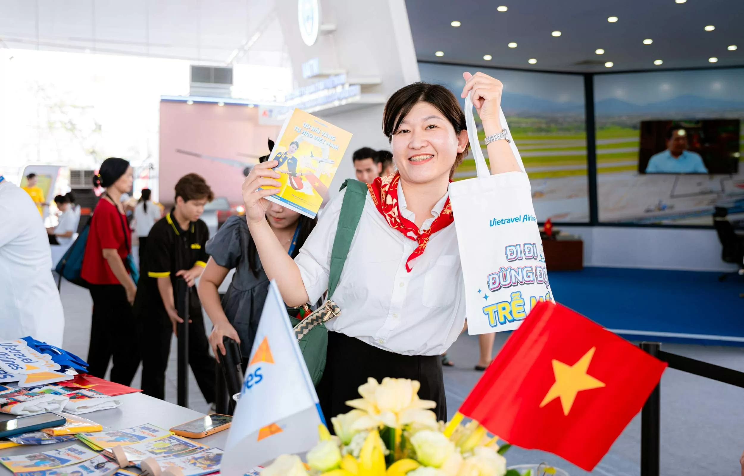 Dấu ấn Vietravel Airlines tại Triển lãm thành tựu đất nước: Khẳng định khát vọng cất cánh từ vùng trời quốc gia Dấu ấn Vietravel Airlines tại Triển lãm thành tựu đất nước: Khẳng định khát vọng cất cánh từ vùng trời quốc gia